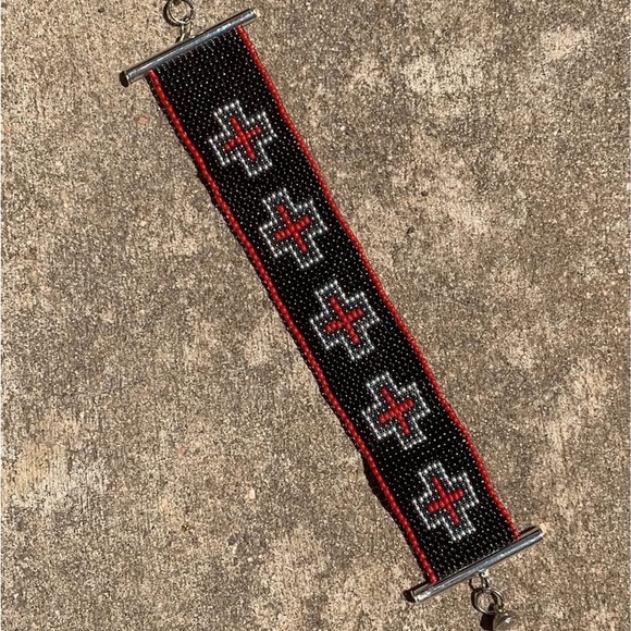 NWOT Handmade ‘Cross’ Seed Bead Bracelet - 7.5” - Picture 1 of 5